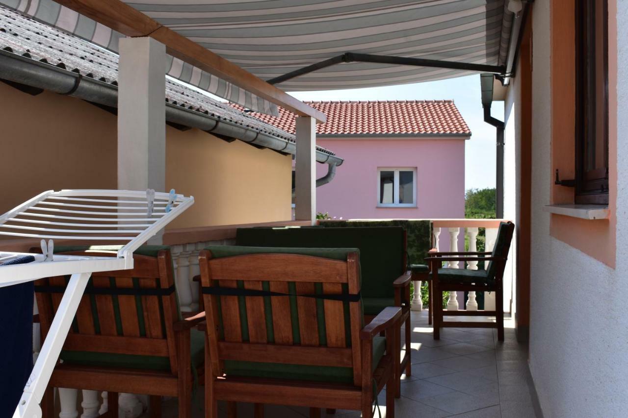Apartman Nin-Dodo Bagian luar foto