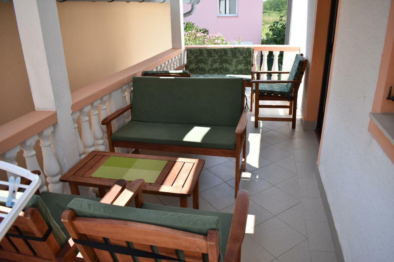 Apartman Nin-Dodo Bagian luar foto