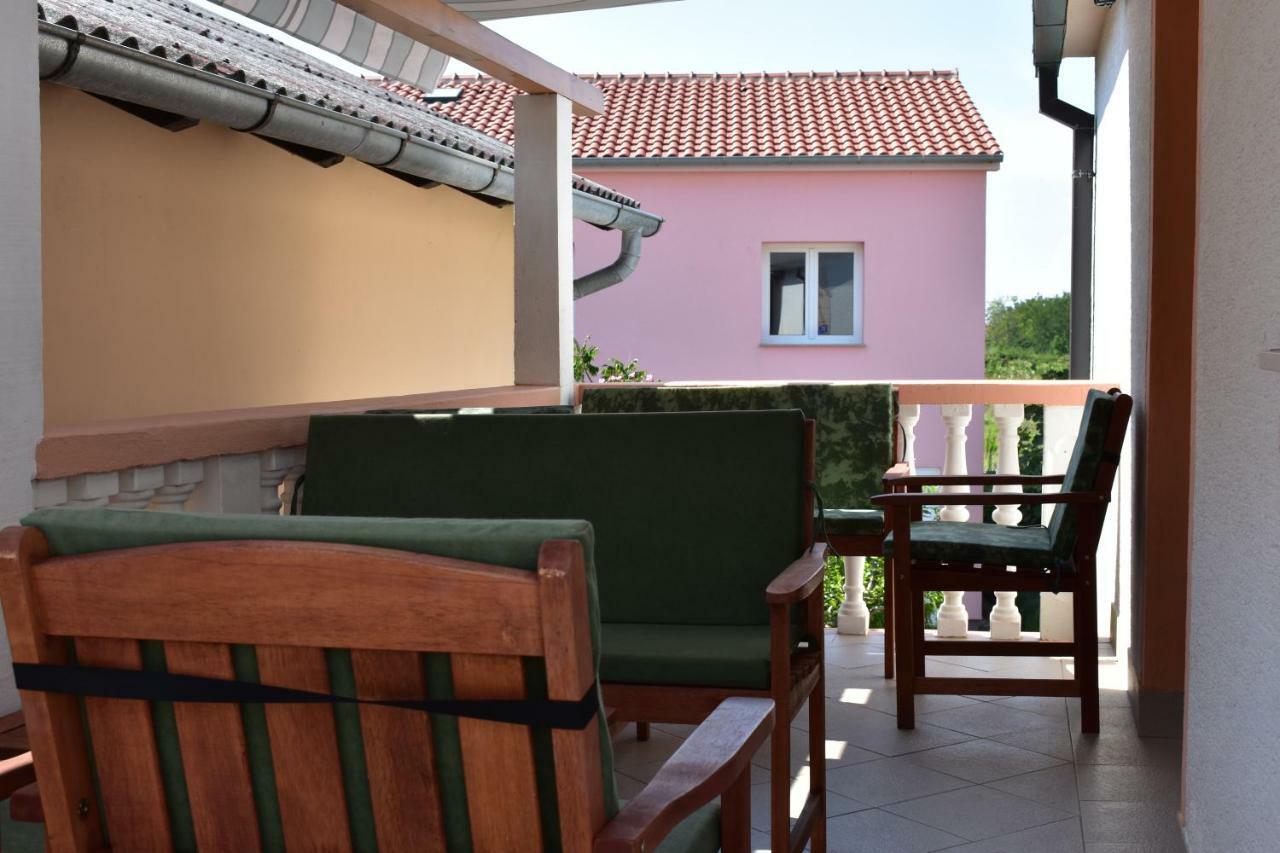 Apartman Nin-Dodo Bagian luar foto
